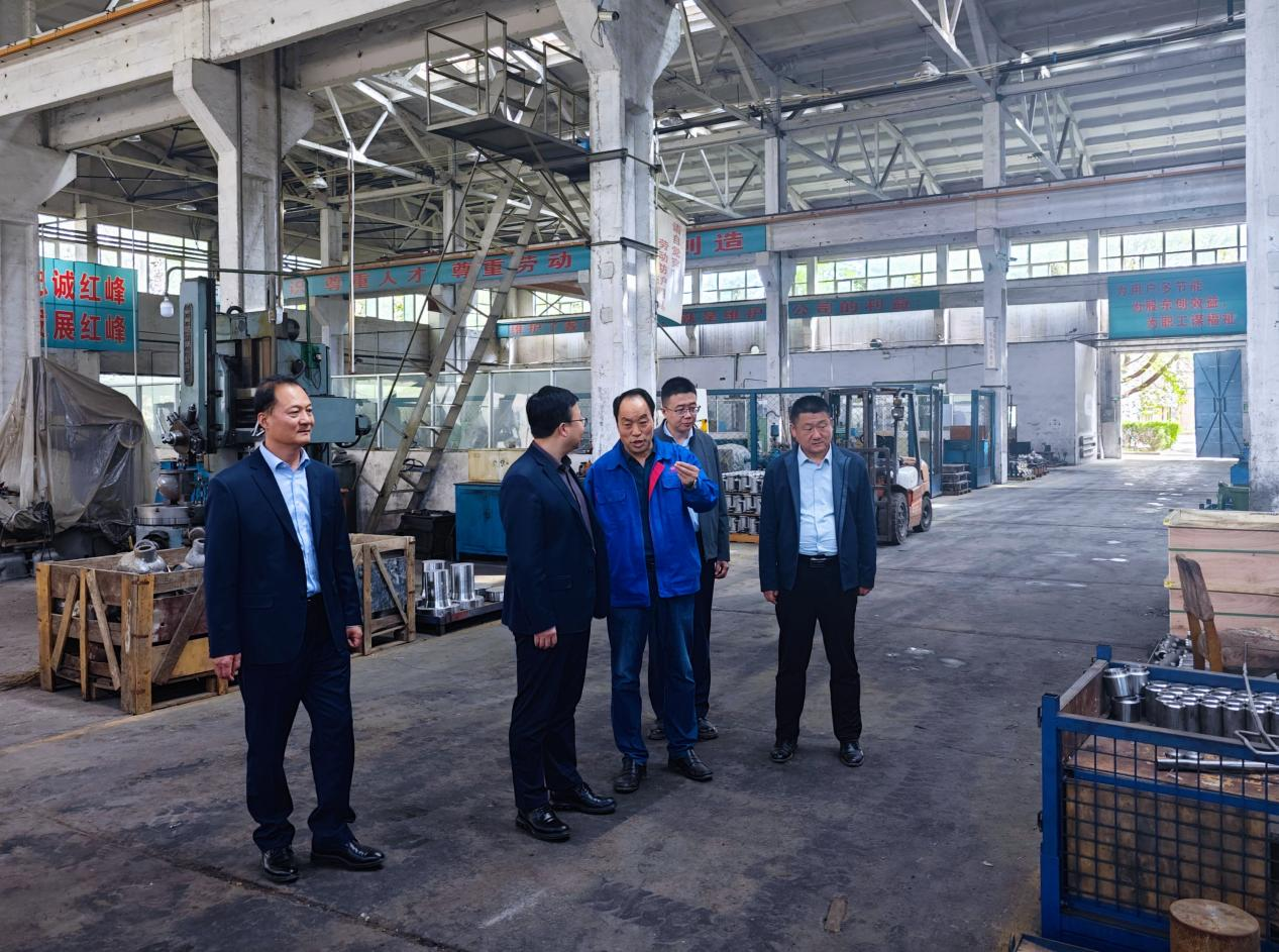 市產(chǎn)投集團(tuán)赴紅峰、虹光考察學(xué)習(xí)(圖2)
